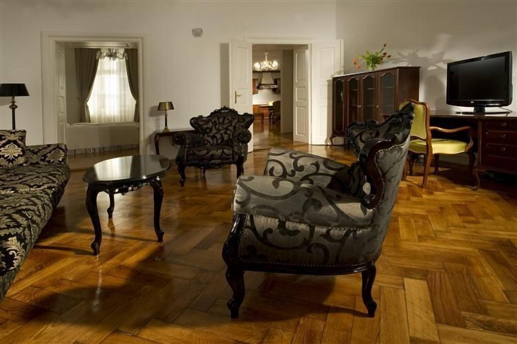 Antiq Palace - Historic Of Europe Hotel 4*