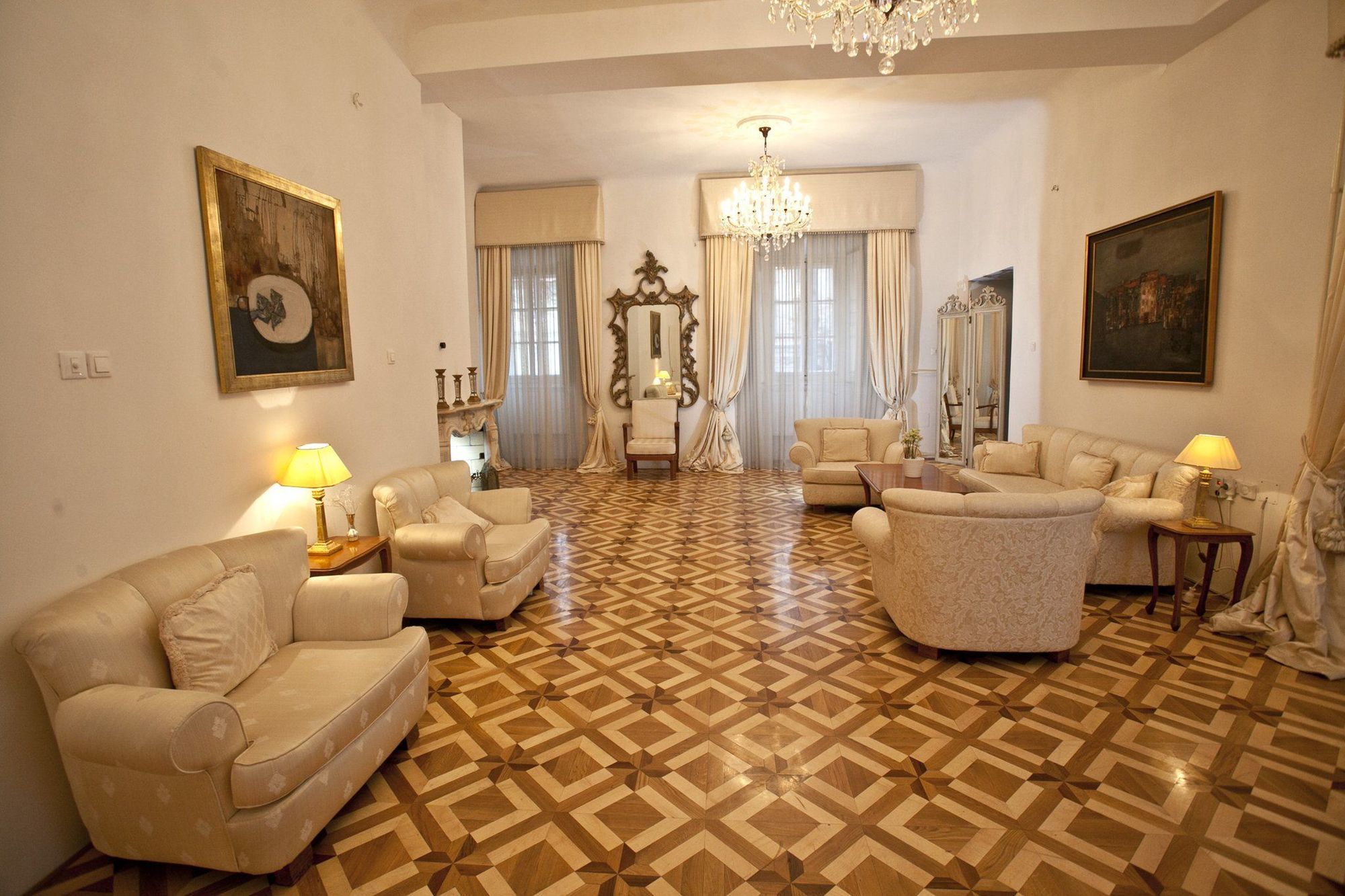 Antiq Palace - Historic Of Europe Liubliana
